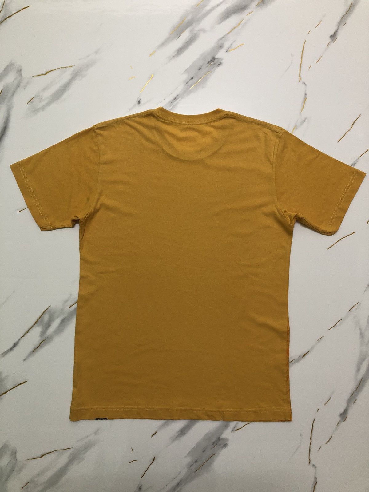 Cartoon Network Anime Saint Seiya X Uniqlo T Shirt Size US M / EU 48-50 / 2 - 3 Thumbnail