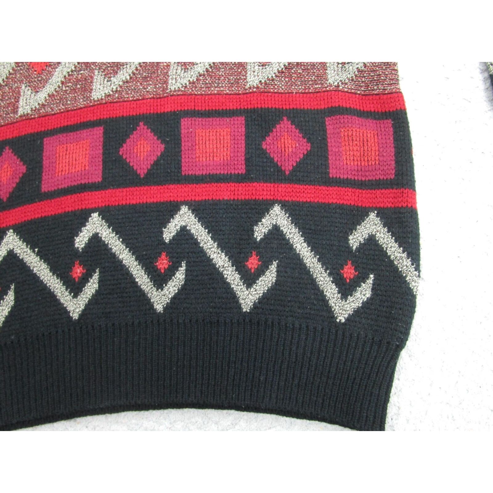 McGregor Vintage McGregor Sweater Mens Medium Black Red Aztec Geometric Knit Crewneck 90s Size US M / EU 48-50 / 2 - 3 Thumbnail