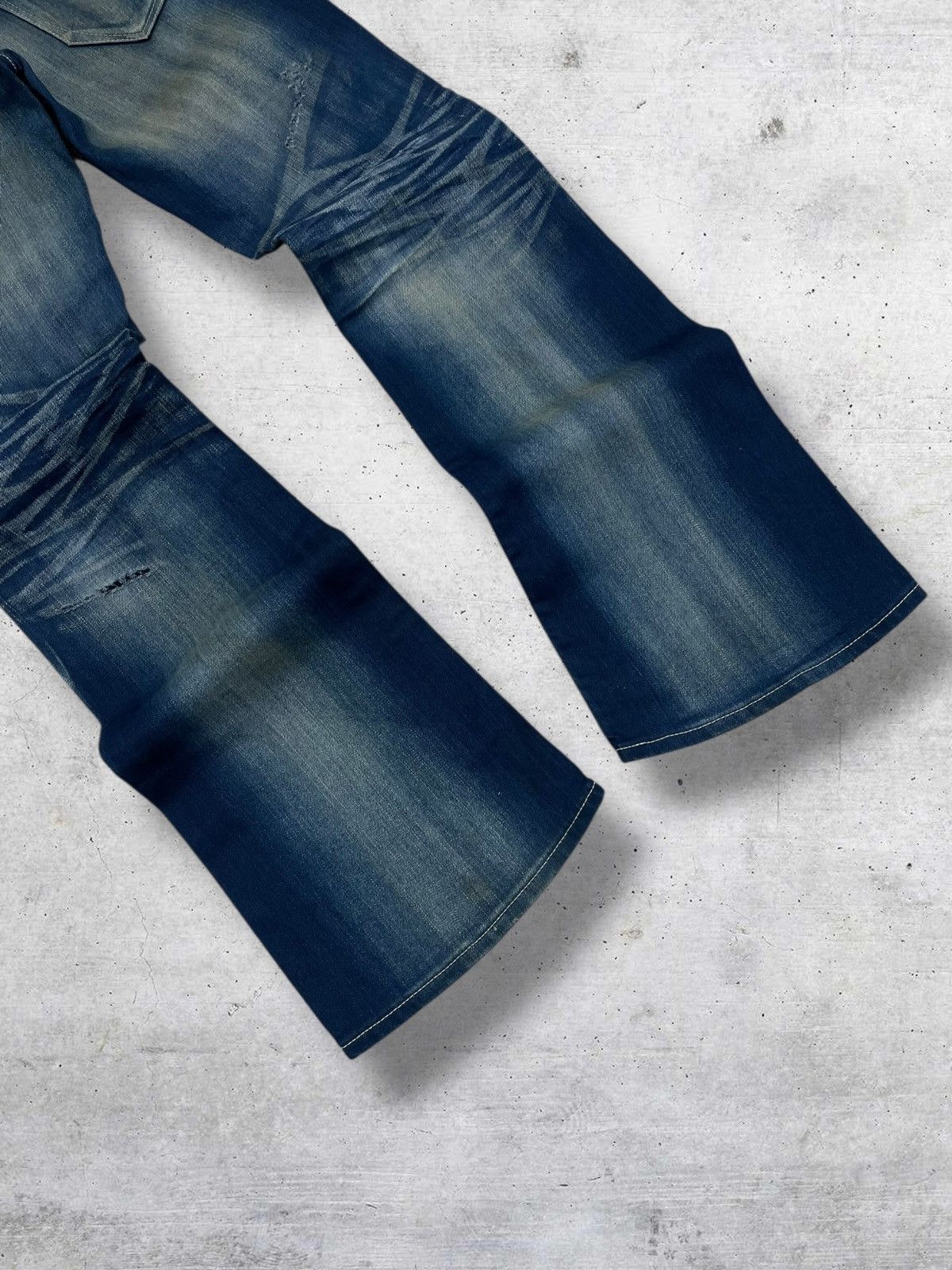 Vanquish VINTAGE MUDWASH FLARED JAPAN DESIGNER VANQUISH GOLD DENIM OG Size US 31 - 8 Thumbnail