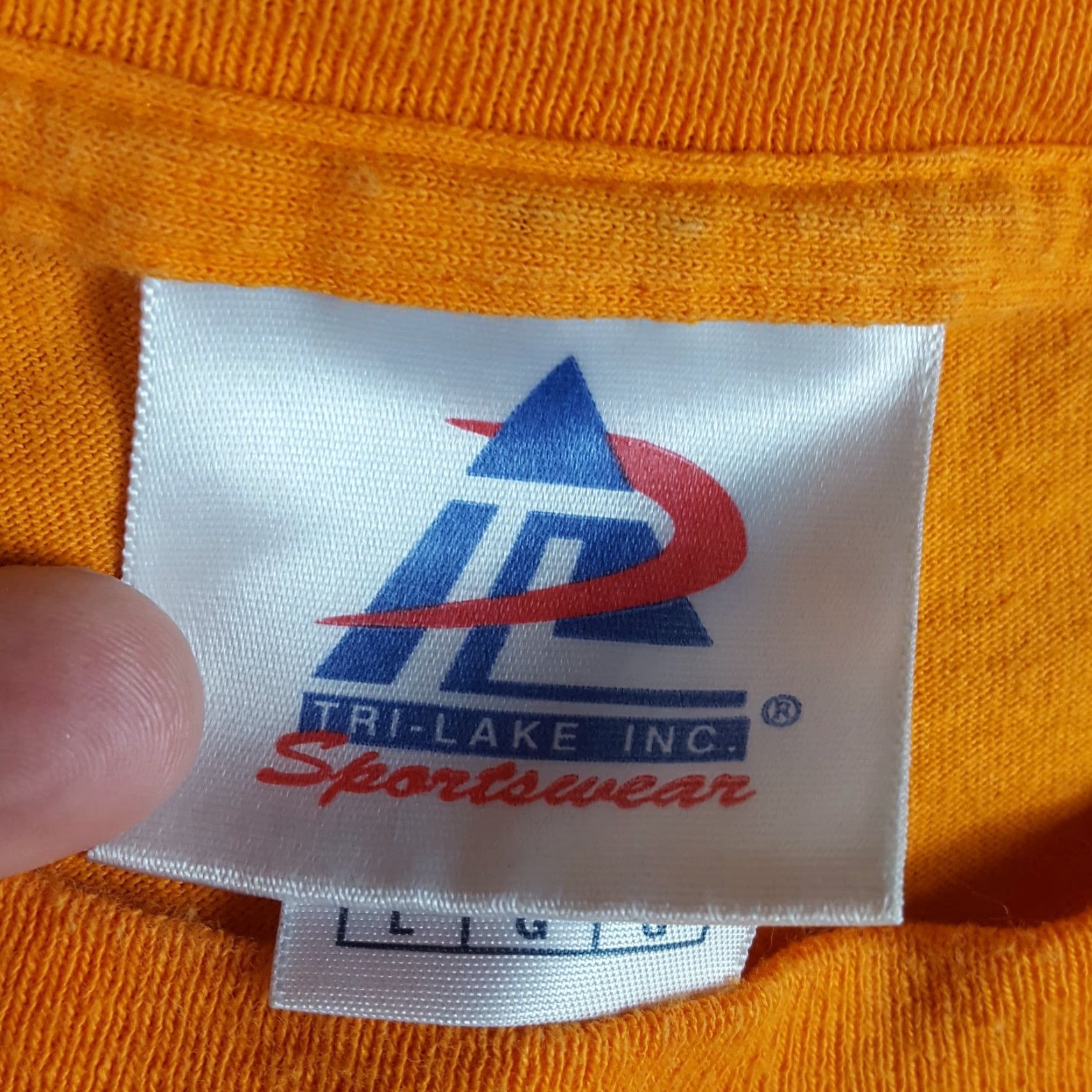 Vintage VINTAGE 90s Tennessee Volunteers T-Shirt L Orange Cotton Funny College Football Mens Size US L / EU 52-54 / 3 - 7 Thumbnail
