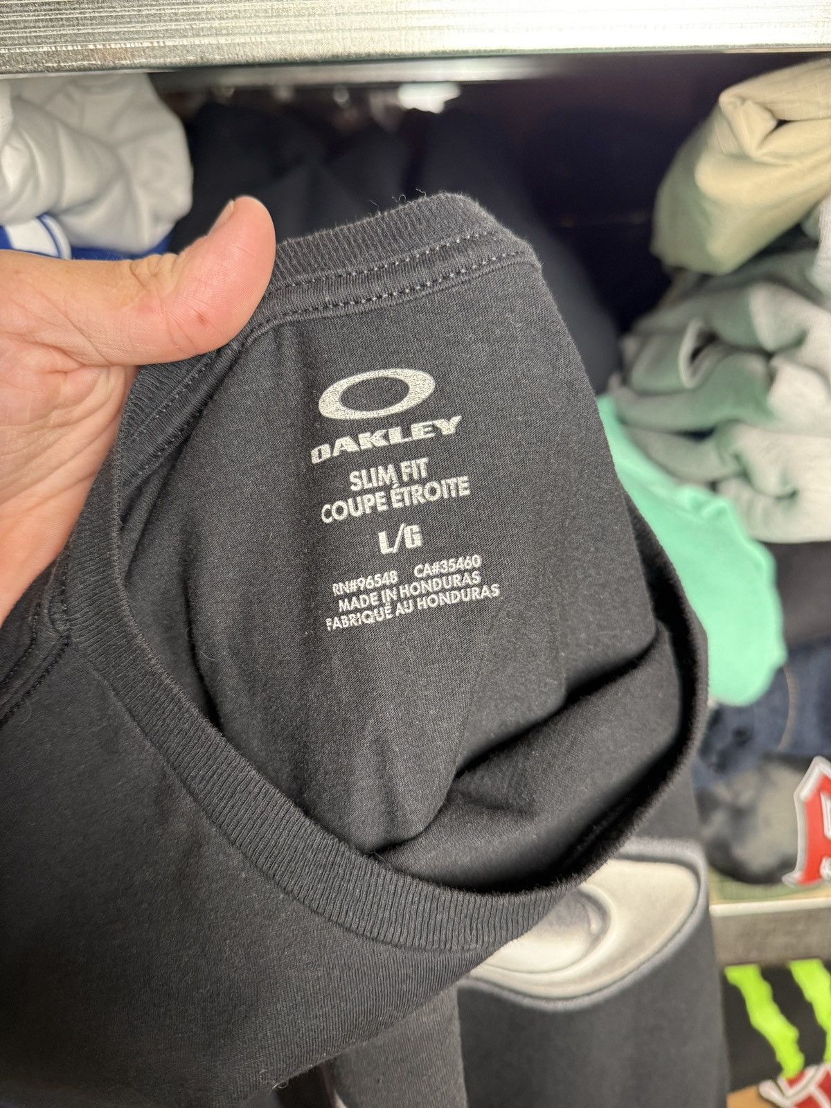 Oakley × Vintage OAKLEY 00s Crazy Big Central Logo Vintage T Shirt Y2K Size US L / EU 52-54 / 3 - 4 Thumbnail