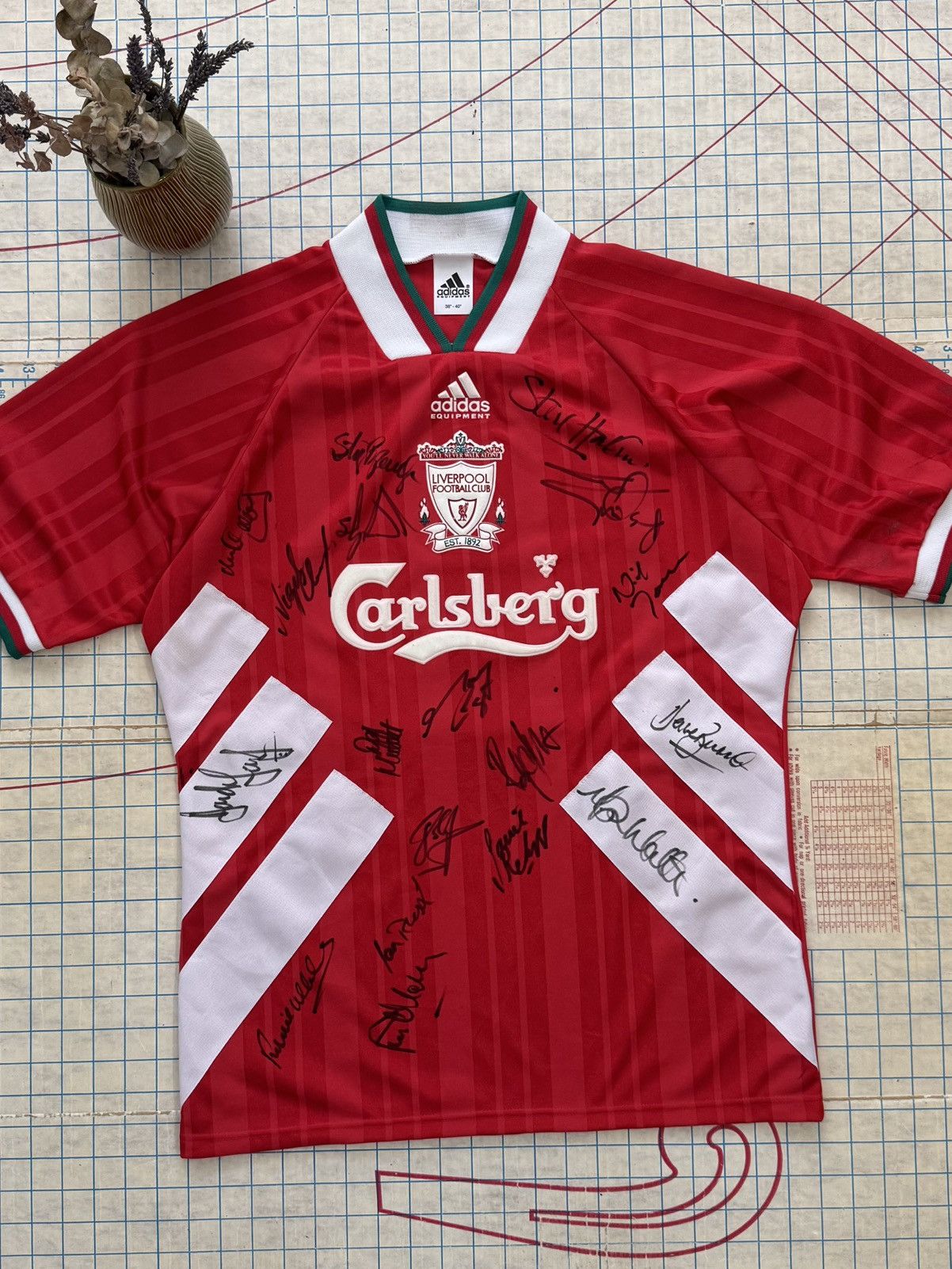 Adidas × Vintage Vintage Adidas Equipment Liverpool Signed Jersey Red Medium Size US M / EU 48-50 / 2 - 2 Thumbnail