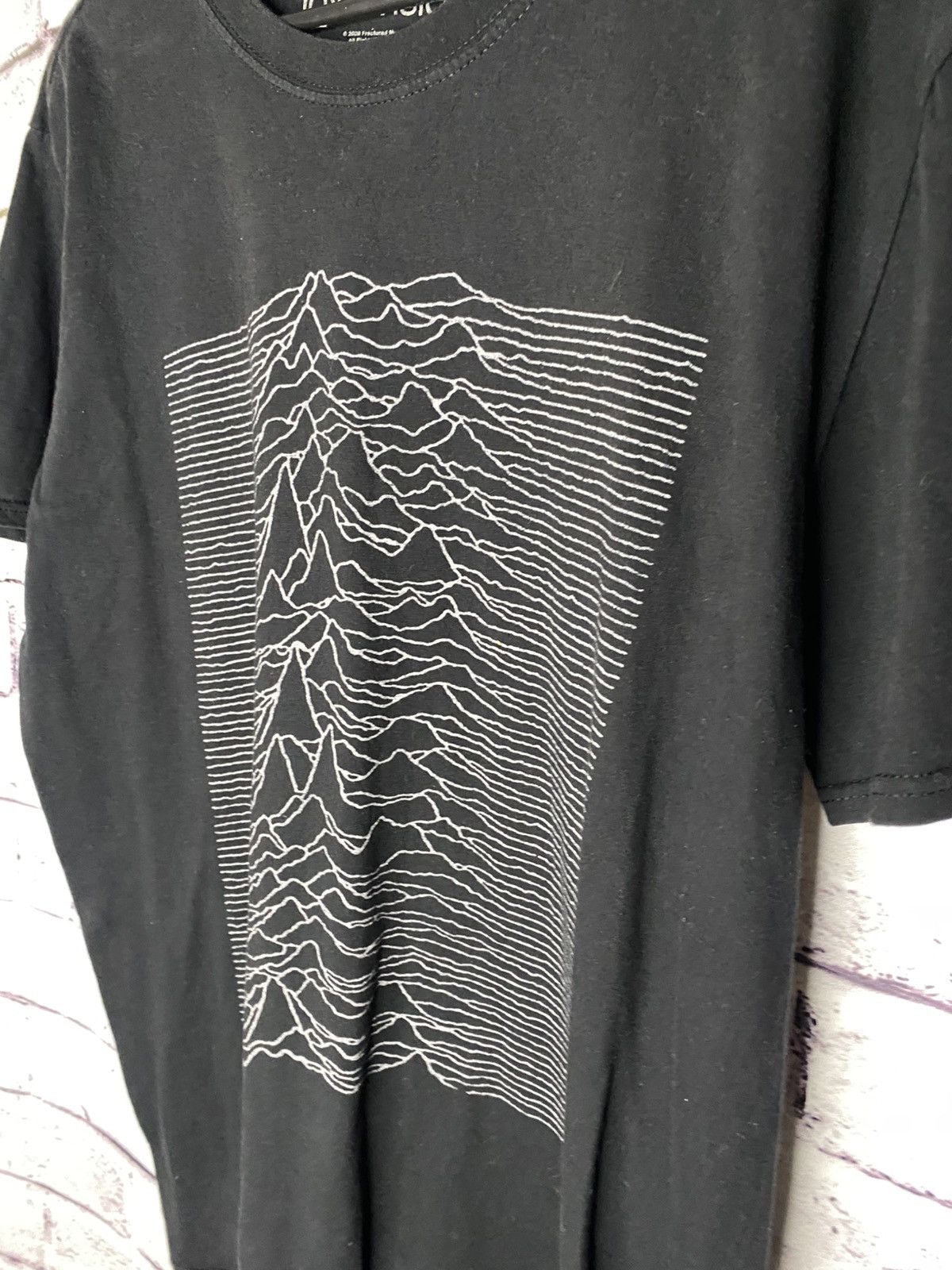 Band Tees Mens Joy Division Unknown Pleasures Overprint Logo Tee Size US L / EU 52-54 / 3 - 3 Thumbnail