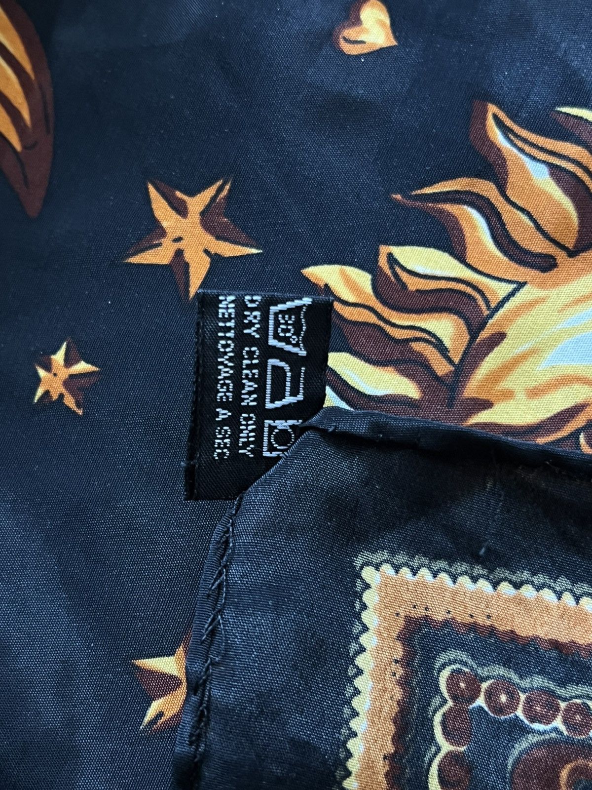 Versace × Vintage Gianni Versace Silk Scarf Size ONE SIZE - 5 Thumbnail