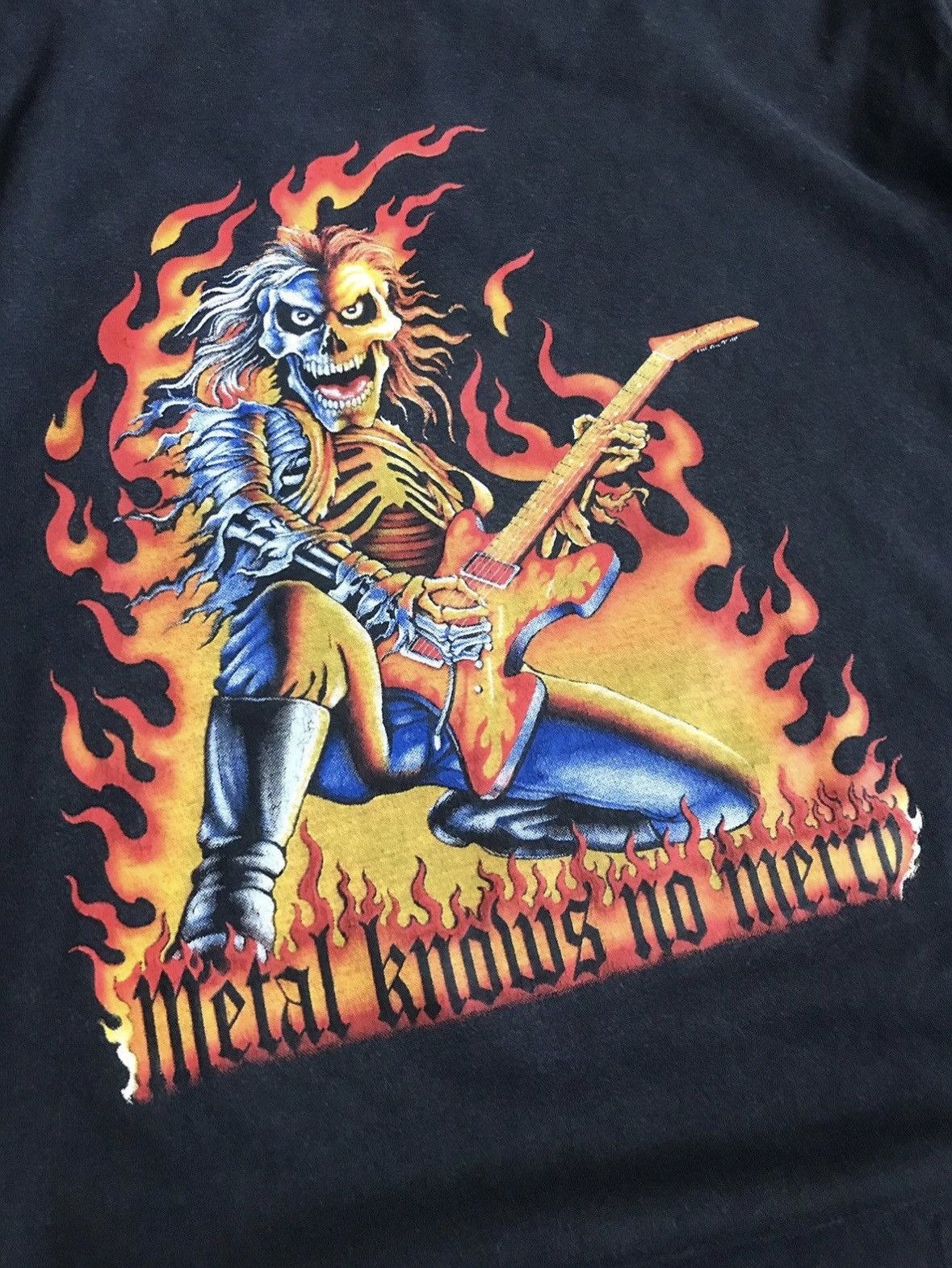 Vintage 🔷Vintage “Metal knows no merry” T-shirt Size US XXL / EU 58 / 5 - 2 Thumbnail