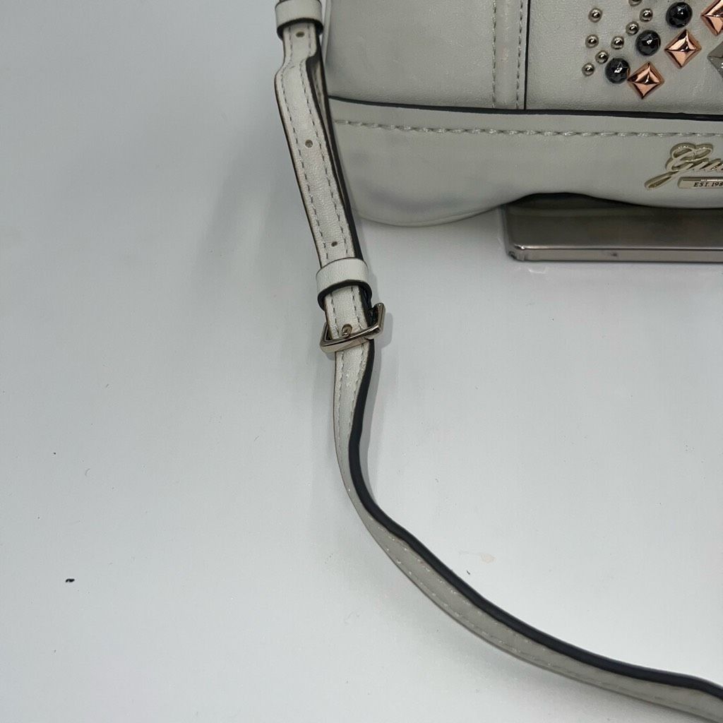 Guess Guess Studded White Studded Crossbody (please look at pics and description) Size ONE SIZE - 5 Thumbnail