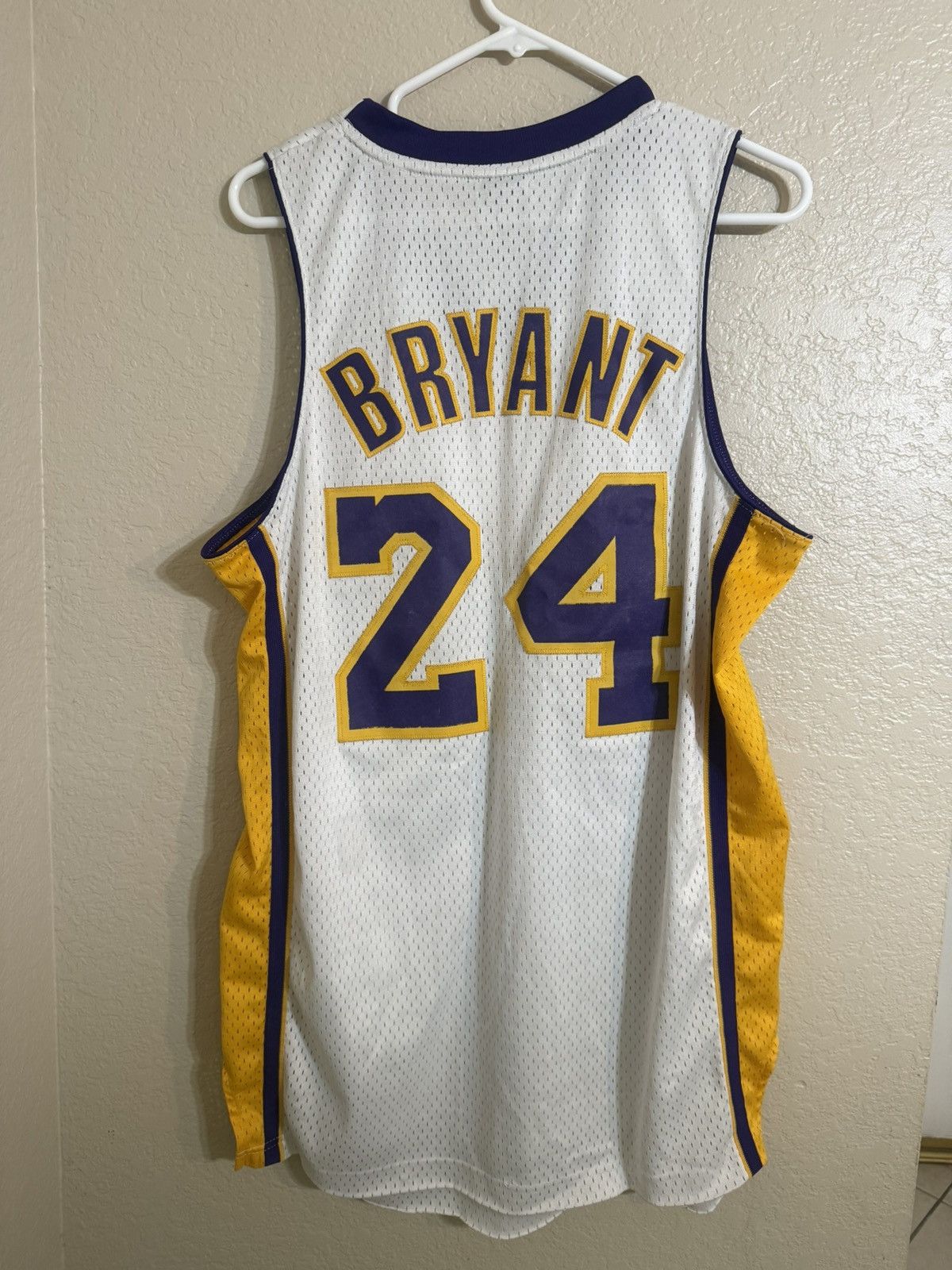 Adidas NOCHE LATINA KOBE BRYANT ADIDAS LAKERS SMALL S SWINGMAN Size US S / EU 44-46 / 1 - 6 Thumbnail