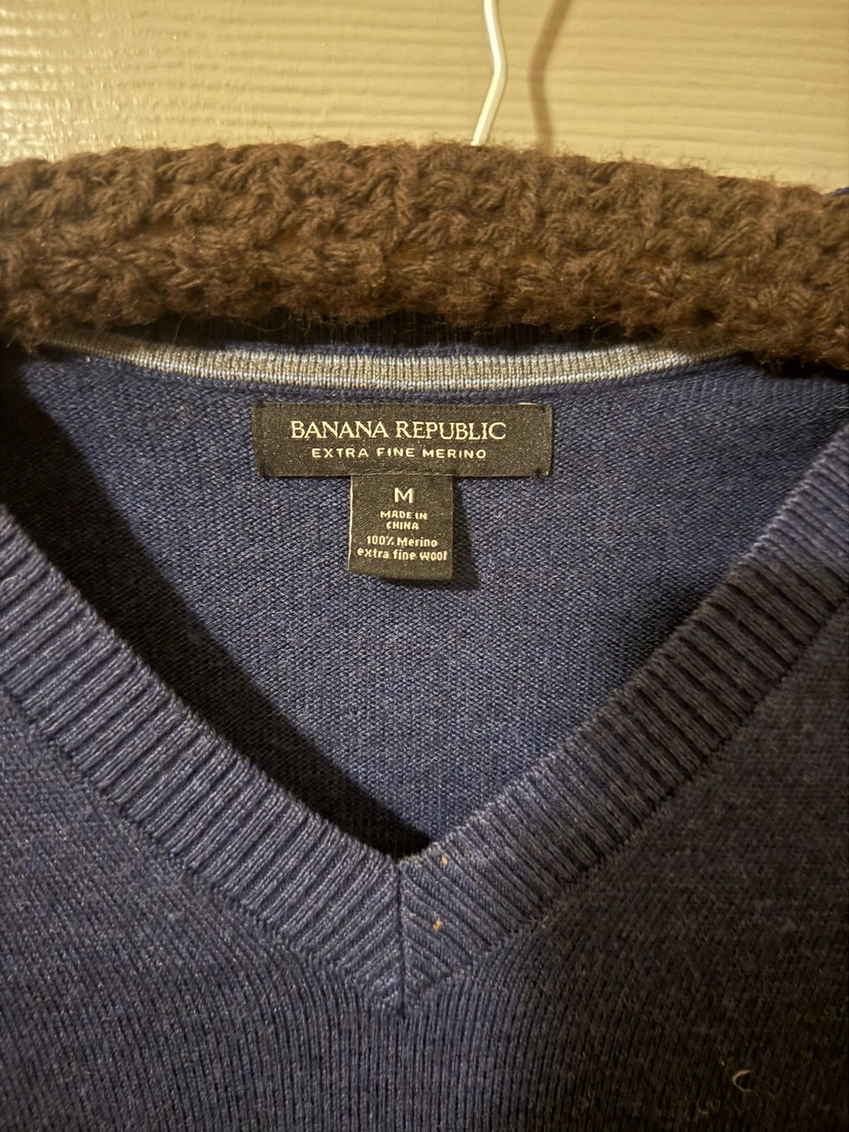 Banana Republic Banana Republic Extra Fine Merino V-neck sweater Size US M / EU 48-50 / 2 - 2 Thumbnail