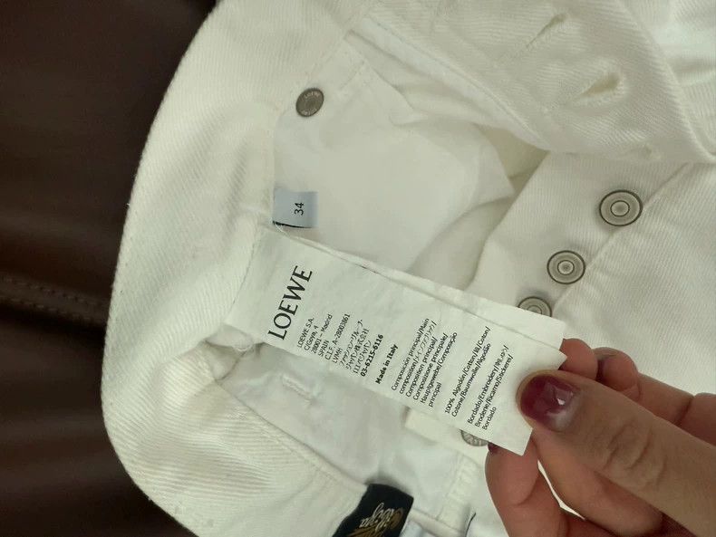 Loewe Loewe White shorts Size 33" - 2 Thumbnail