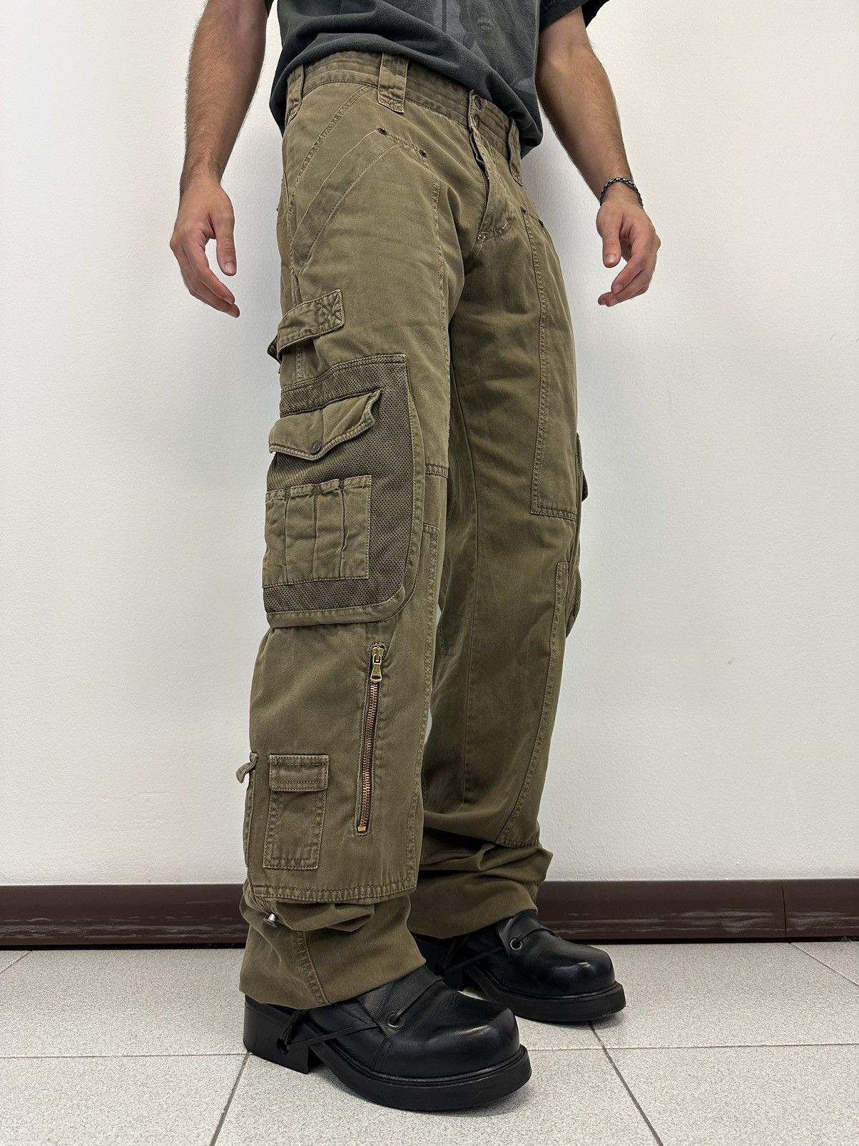 Dolce & Gabbana AW2003 D&G cargo military multi pockets flared pants  archive | Grailed