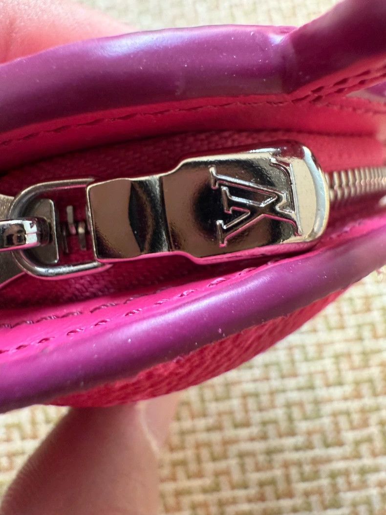 Louis Vuitton Louis Vuitton Dragon Fruit Crab Hanging Decoration Size ONE SIZE - 4 Thumbnail