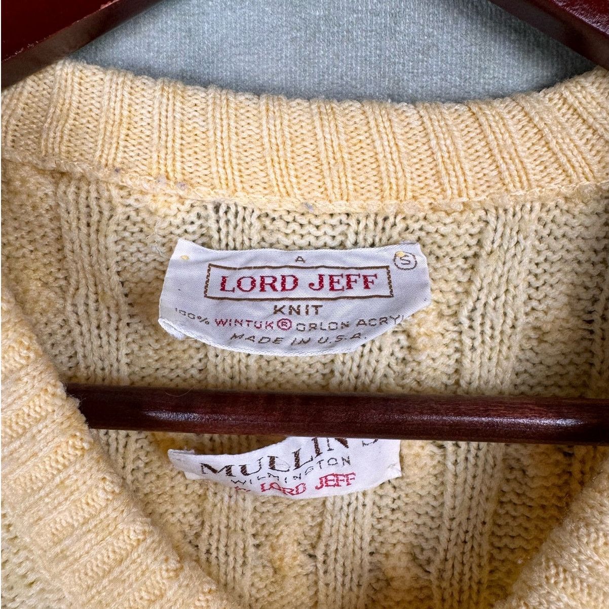 Vintage VTG 80s Lord Jeff Cable Knit Sweater Mens Sz S V Neck Yellow Size US S / EU 44-46 / 1 - 7 Thumbnail