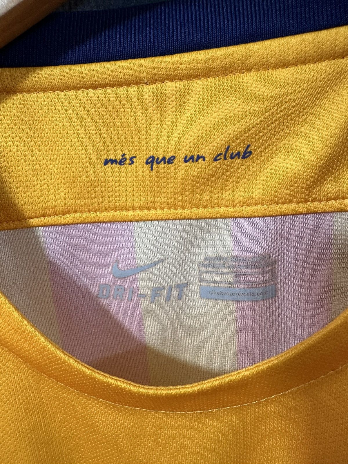 Other FC Barcelona Jersey 2019/2020 Nike Size US L / EU 52-54 / 3 - 10 Thumbnail