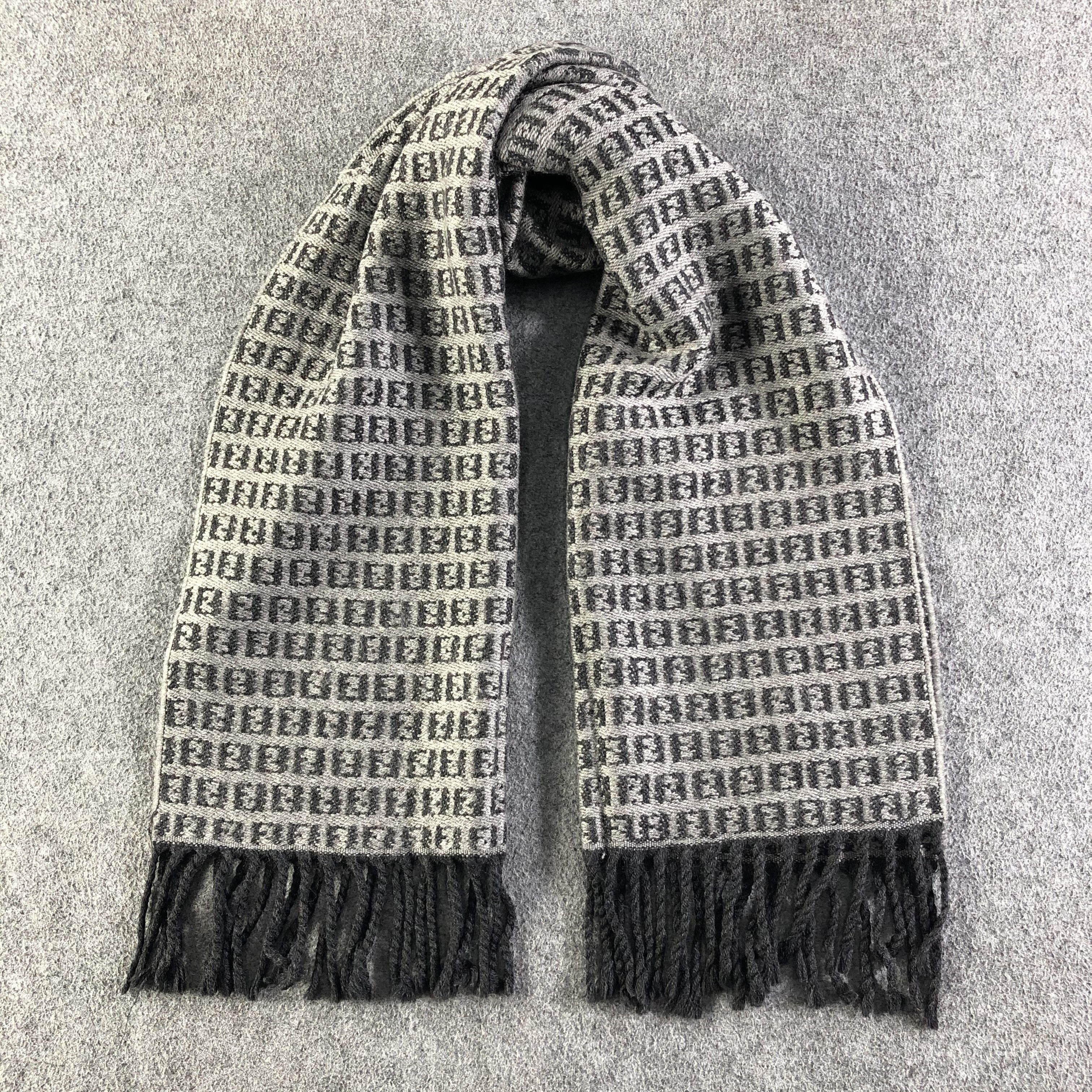 Fendi Fendi Scarf / Muffler / Neckwear P034 Size ONE SIZE - 1 Thumbnail