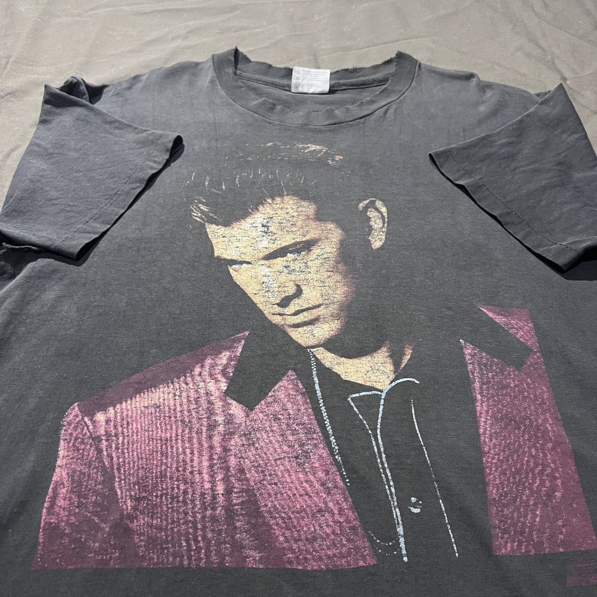 Vintage Vintage 90s Chris Isaak Rockabilly Promo Tee Thrashed Faded Size US XL / EU 56 / 4 - 2 Thumbnail