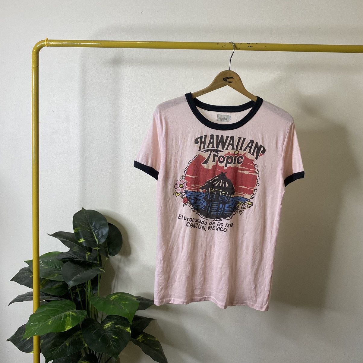Vintage Vintage Hawaiian Tropic Mexico Ringer T Shirt Size US M / EU 48-50 / 2 - 1 Thumbnail