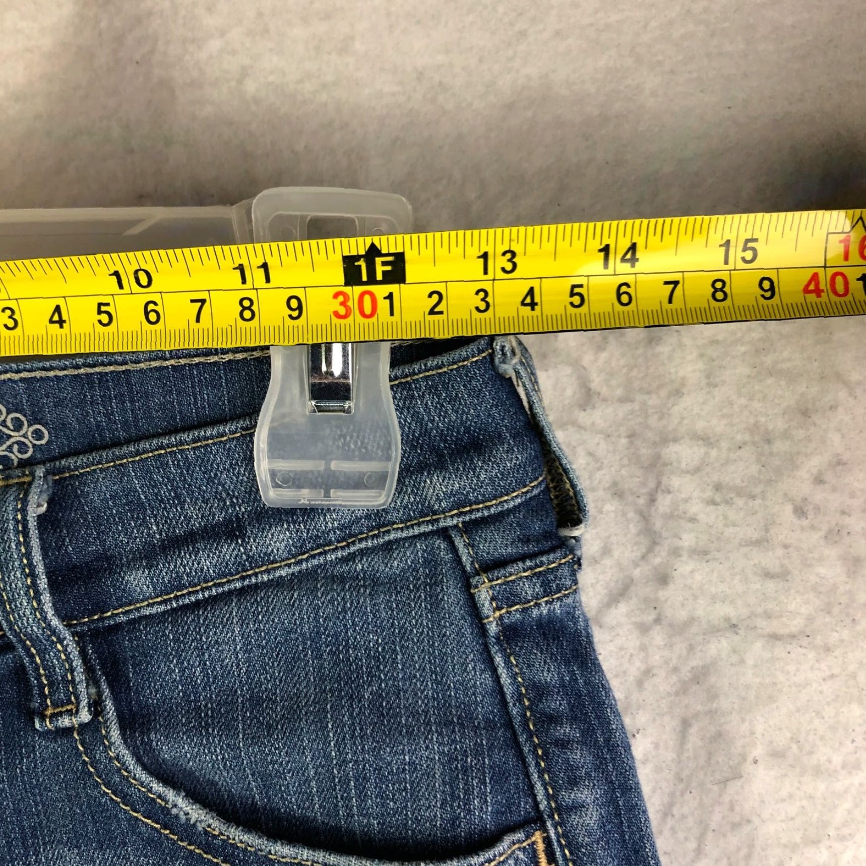 Old Navy VINTAGE Old Navy Womens Size 0 Mid Rise 26" Waist Boyfriend Blue Jean Shorts Size 26" / US 2 / IT 38 - 2 Thumbnail