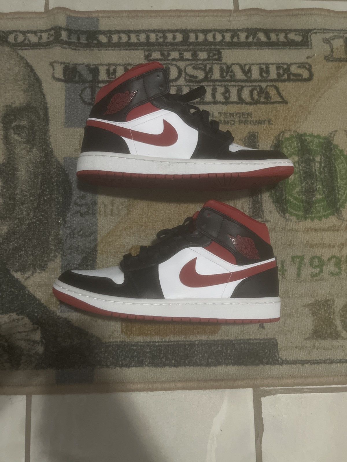 Jordan Brand jordan 1 mid Size US 9 / EU 42 - 2 Thumbnail