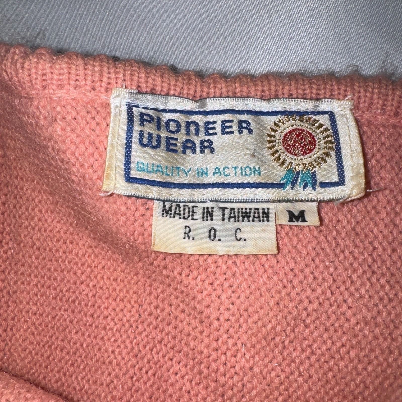 Other Vintage Pioneer Wear Pink Pastel Fringe Southwestern Sweater Size M / US 6-8 / IT 42-44 - 2 Thumbnail