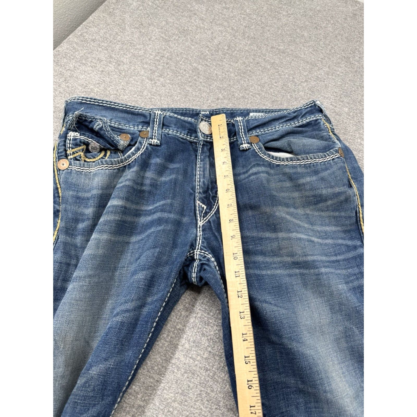 True Religion VINTAGE True Religion Ricky Big T Jeans Men 34x32 Distressed Horseshoe Pocket Denim Blue 34 Inseam Relaxed Straight mens Size US 34 / EU 50 - 4 Thumbnail