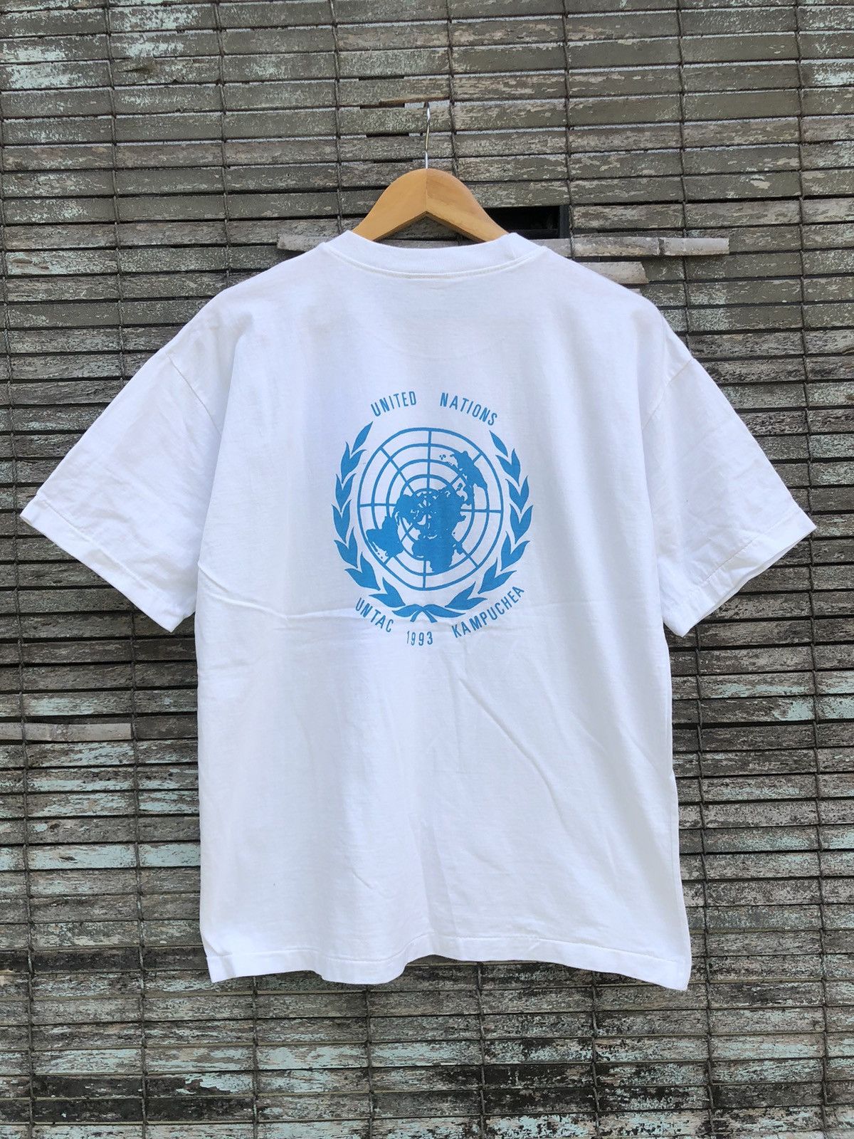 Vintage Vintage Bootleg United Nation UNTAC 93 Kampuchea Logo Tee Size US M / EU 48-50 / 2 - 1 Thumbnail