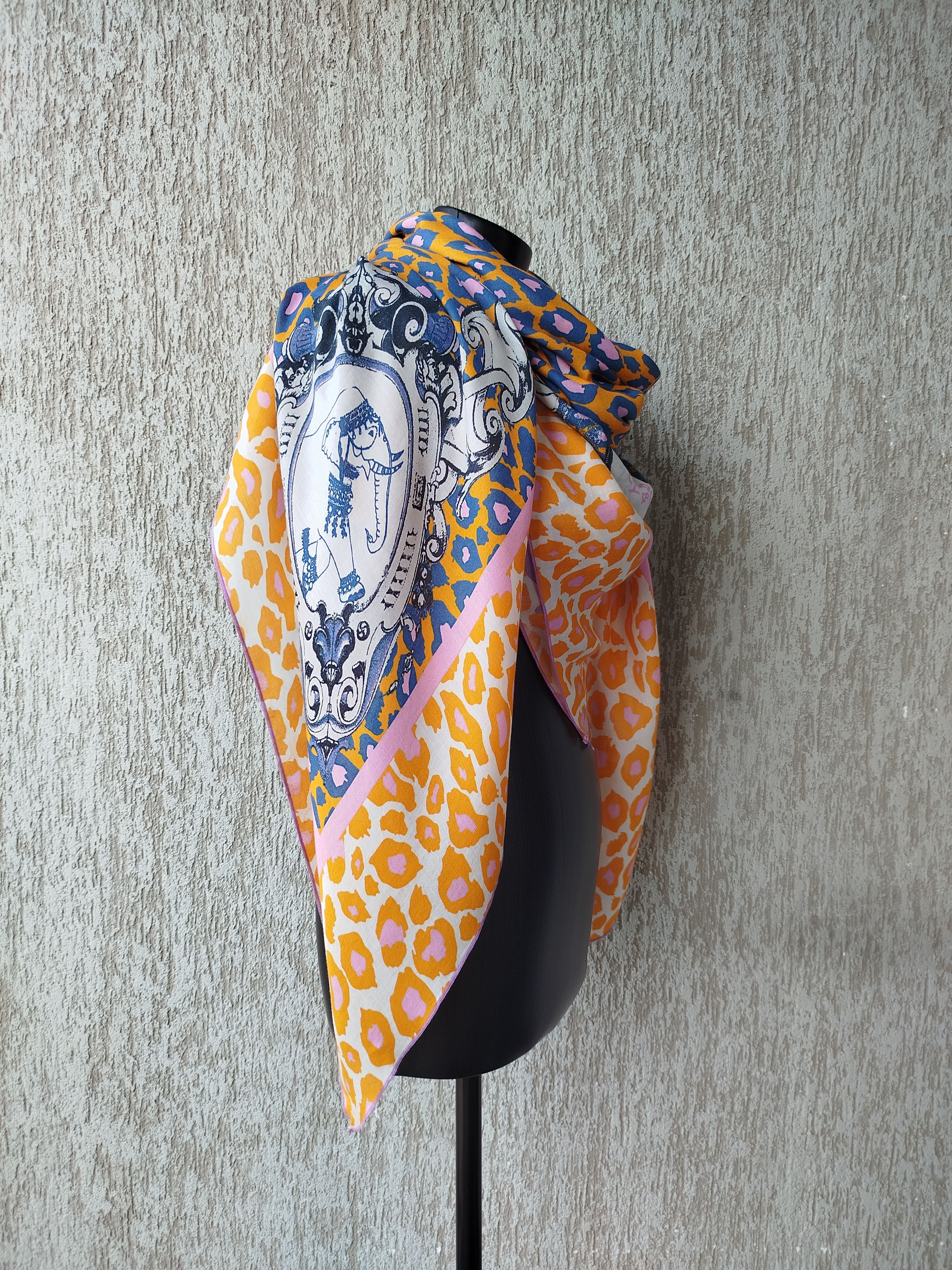George Gina & Lucy Scarf Pareo Square Extra Large Animal Print Viscose Size ONE SIZE - 4 Thumbnail