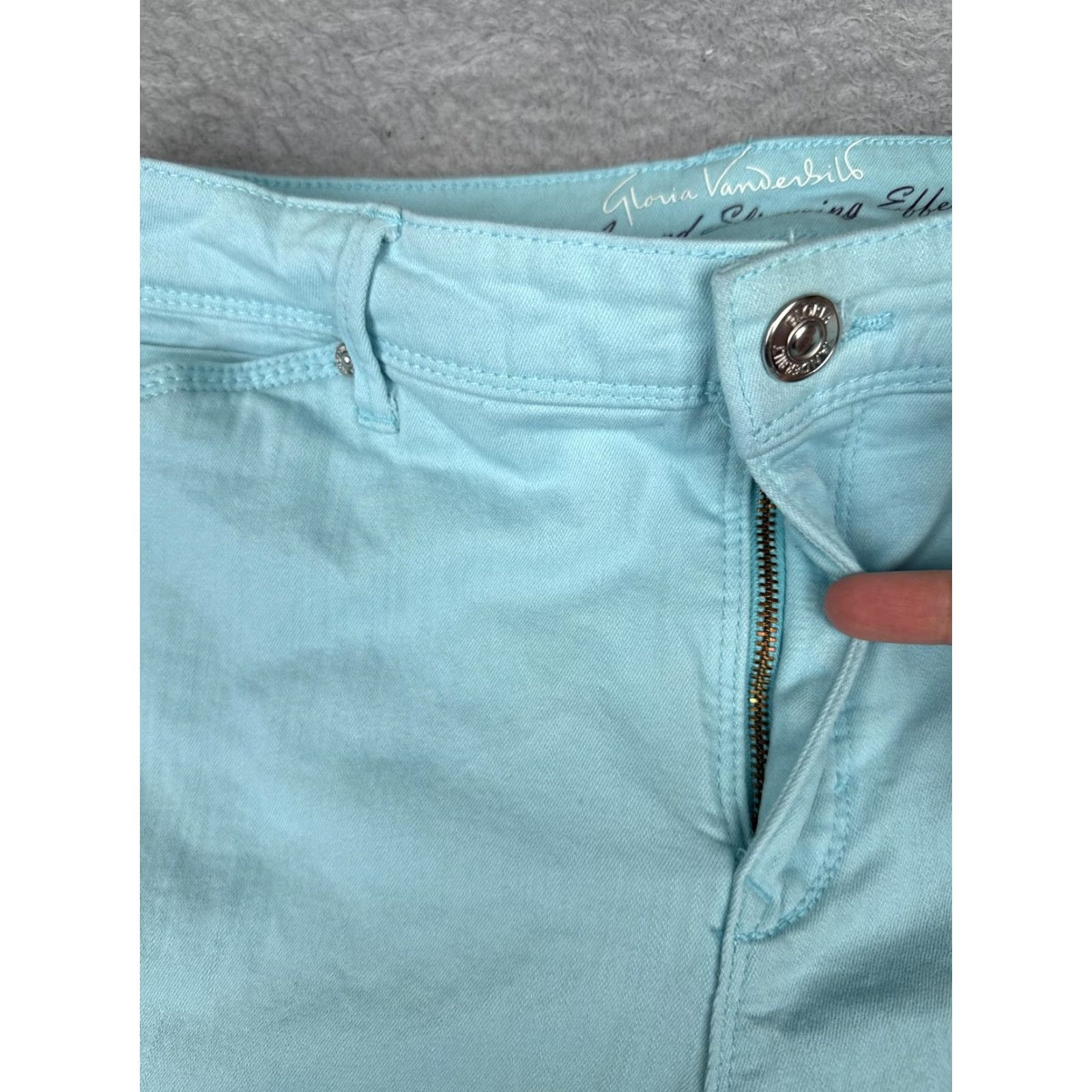 Gloria Vanderbilt Gloria Vanderbilt Jeans Capri Womens 10 Blue Mid Rise Stretch Denim 30x16 Jeans Capri Women Size 10 Blue Mid Rise Stretch Denim Capris Vintage No Size 32" / US 10 / IT 46 - 4 Thumbnail