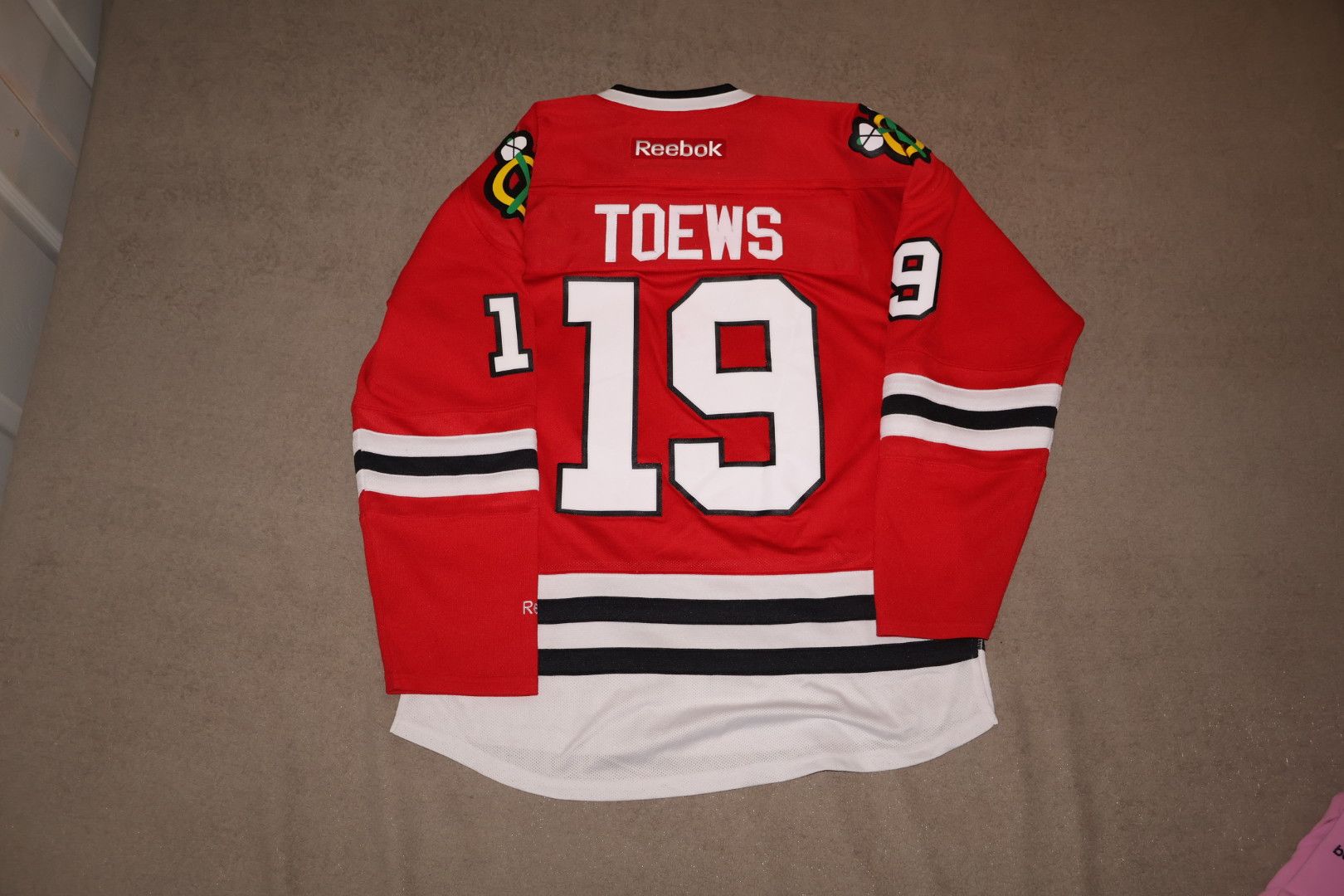 Reebok Reebok Chicago Blackhawks Jonathan Toews NHL Jersey Size US M / EU 48-50 / 2 - 5 Thumbnail