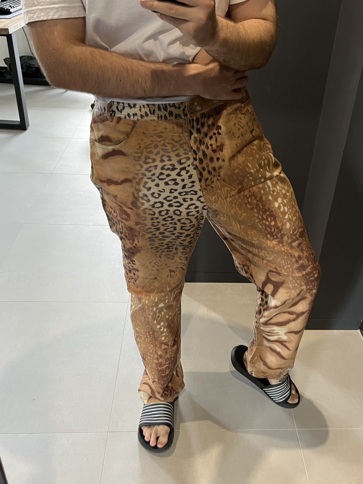 Ferre × Gianfranco Ferre Gianfranco Ferre Leopard Pattern Print Pants Size US 38 / EU 54 - 2 Thumbnail