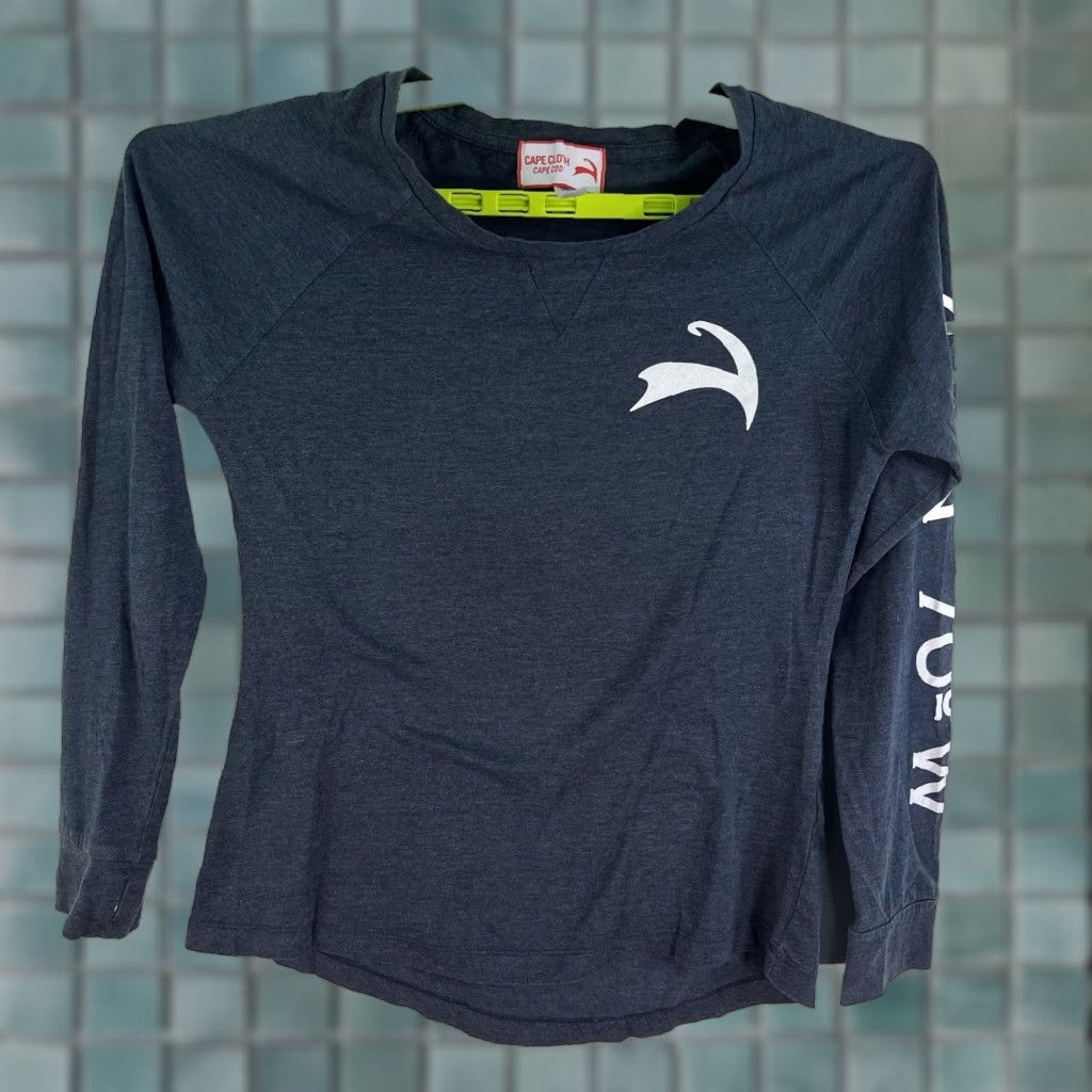 CLOT Cape Cod Cloth Graphic Long Sleeve T-Shirt Womens M Heather Blur/Gray Cape Cod Shirt Graphic Crew Neck Slim Womens Size M Gray 90s? (No extra) Size M / US 6-8 / IT 42-44 - 1 Thumbnail