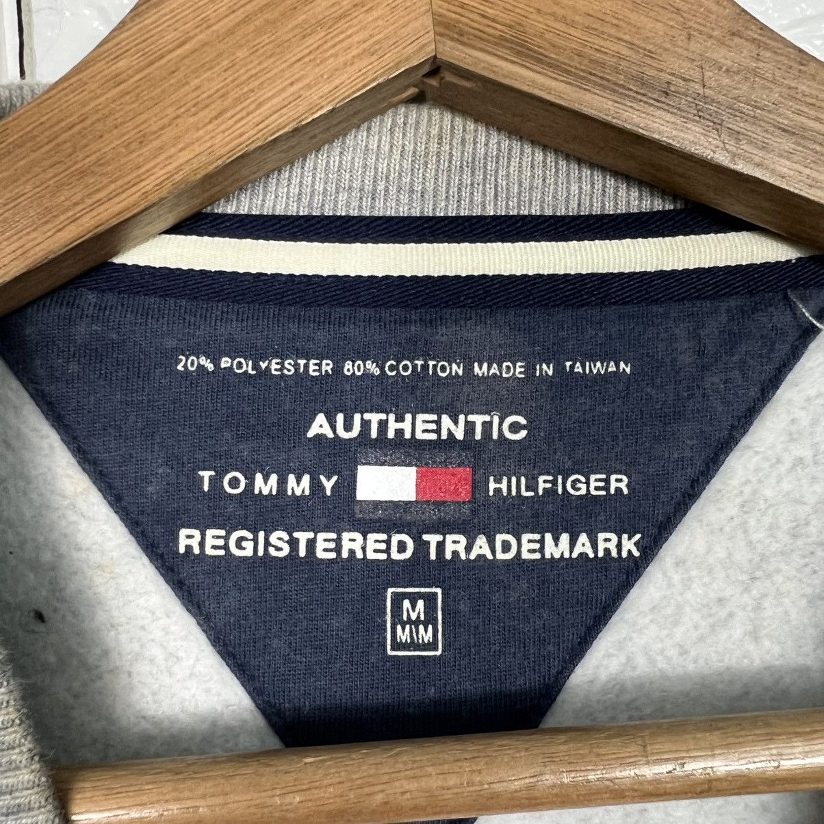 Tommy Hilfiger Y2k Vintage TOMMY HILFIGER Big Logo Sweatshirt #3943-C180 Size US M / EU 48-50 / 2 - 9 Thumbnail