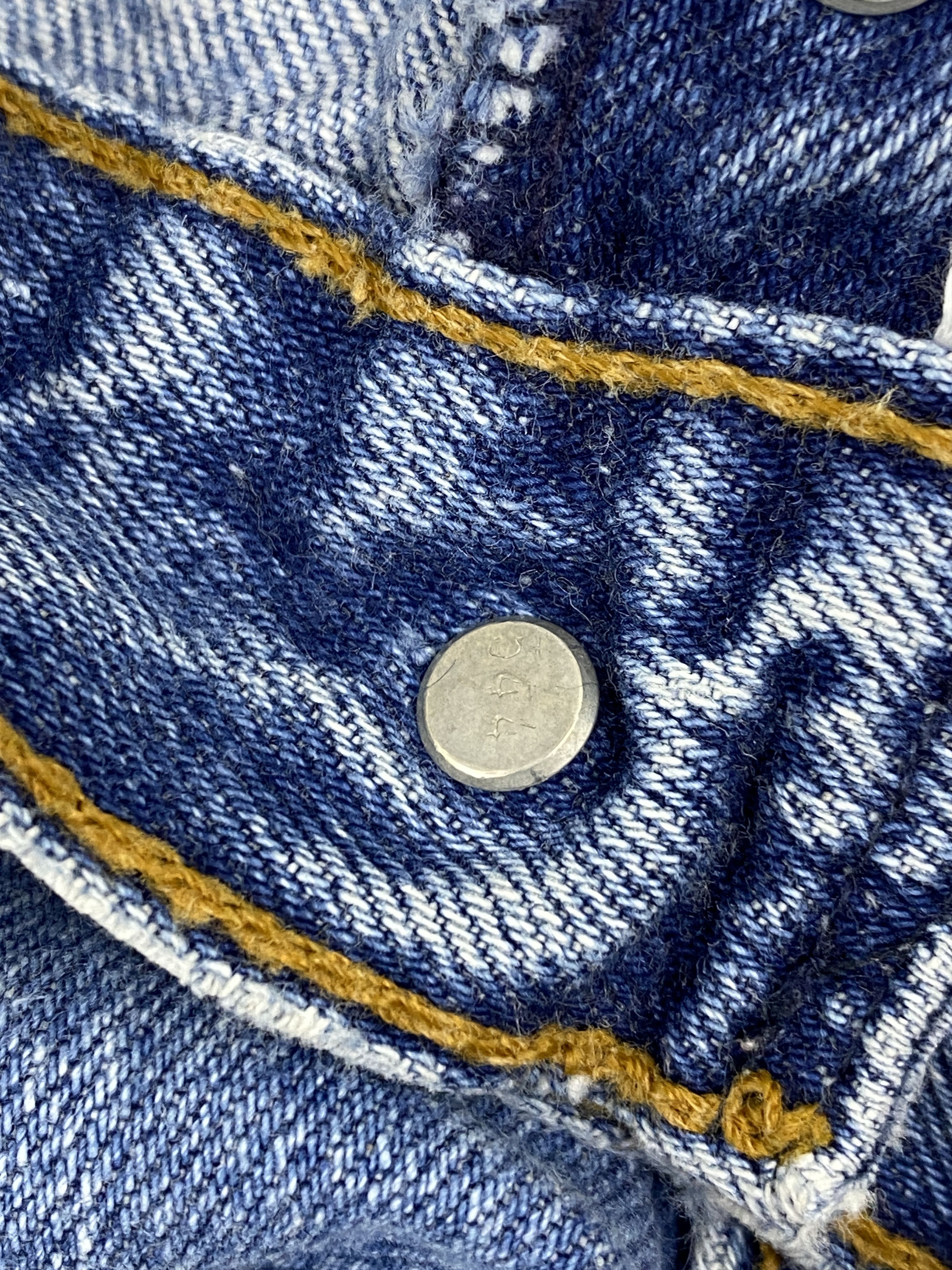 Levi's Vintage Levis 501 Lightwash Blue Jeans DP2750 Size US 28 / EU 44 - 14 Thumbnail