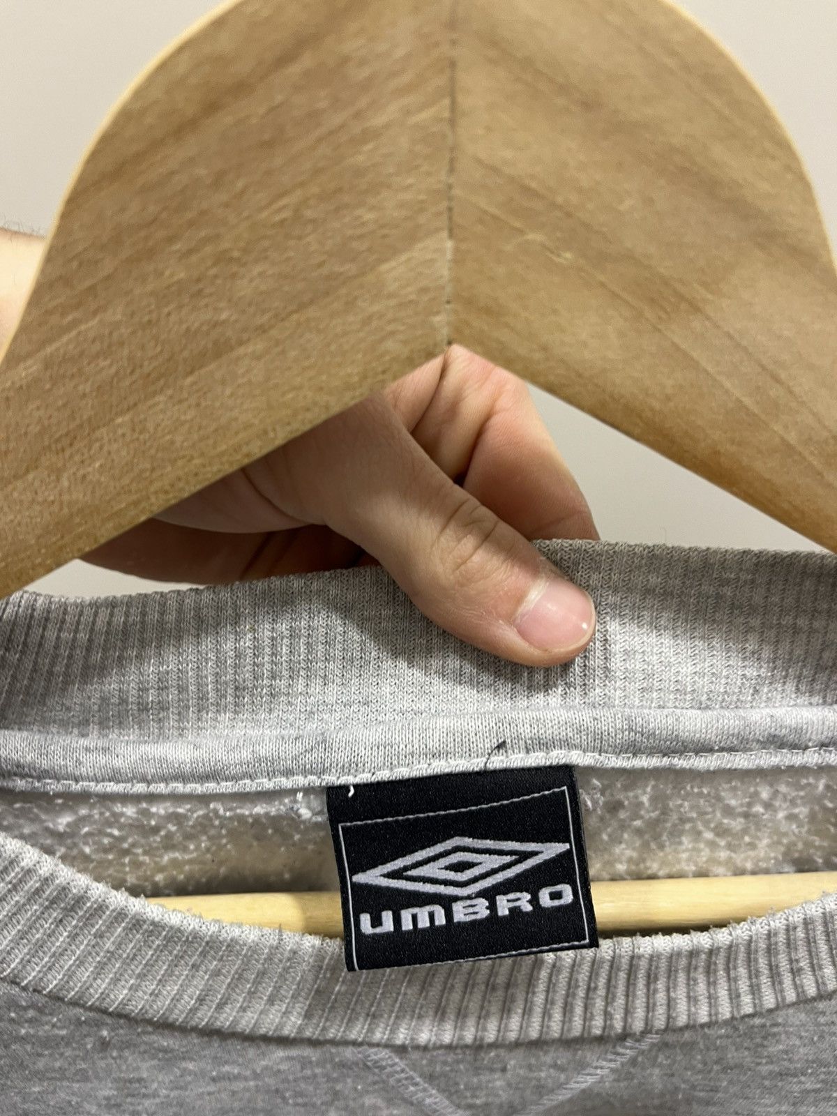 Umbro Vintage Umbro Sweatshirt Big Logo SZ XL Streetwear Oversize Size US XL / EU 56 / 4 - 3 Thumbnail