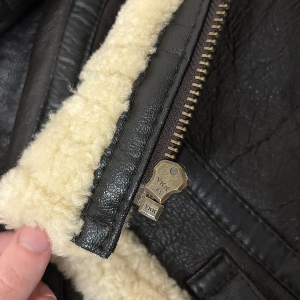 Vintage Vintage US Army Air Forces B-3 Leather Flight Jacket Size US L / EU 52-54 / 3 - 5 Thumbnail