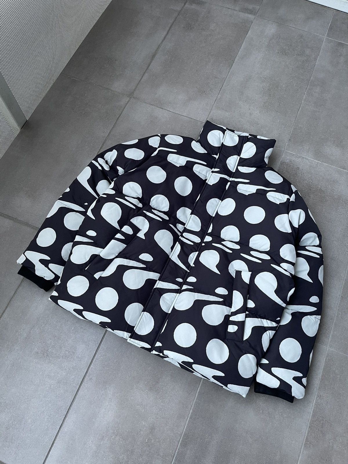 Etudes !DS! AW22 Etudes Allover Dots White Black Puffer Jacket Size US XL / EU 56 / 4 - 7 Thumbnail