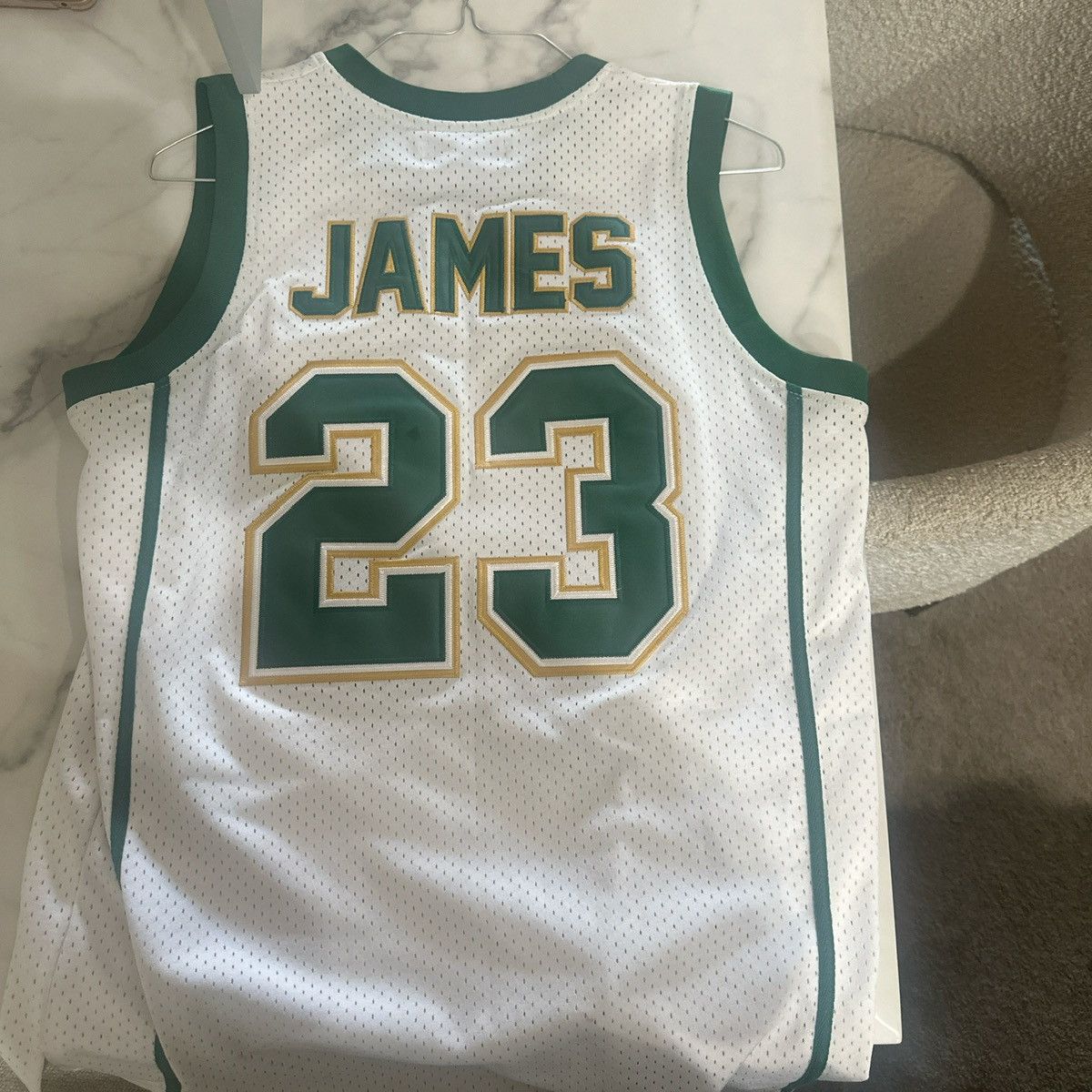 Other LeBron James St. Vincent–St.Mary#23 High School Jersey(BNWT) Size US M / EU 48-50 / 2 - 3 Thumbnail