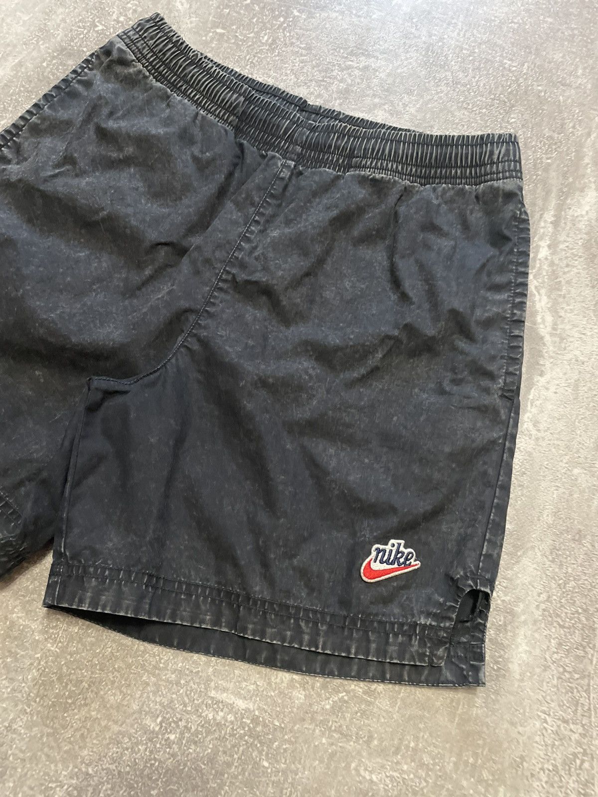 Nike × Vintage Vintage Nike Black Washed Shorts Y2K Size US 30 / EU 46 - 4 Thumbnail