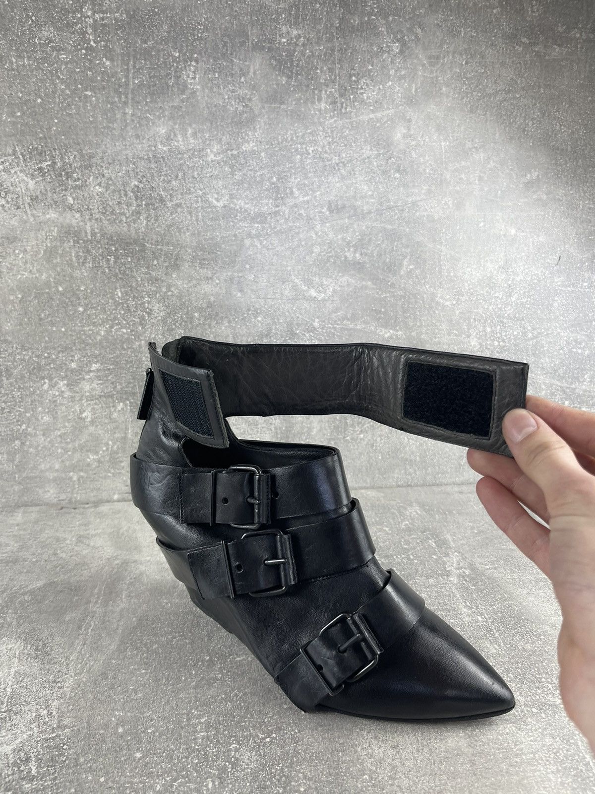 Other EL Avant Garde Leather Gothic Buckle Black Wedge Ankle Boots Size US 9 / IT 39 - 8 Thumbnail