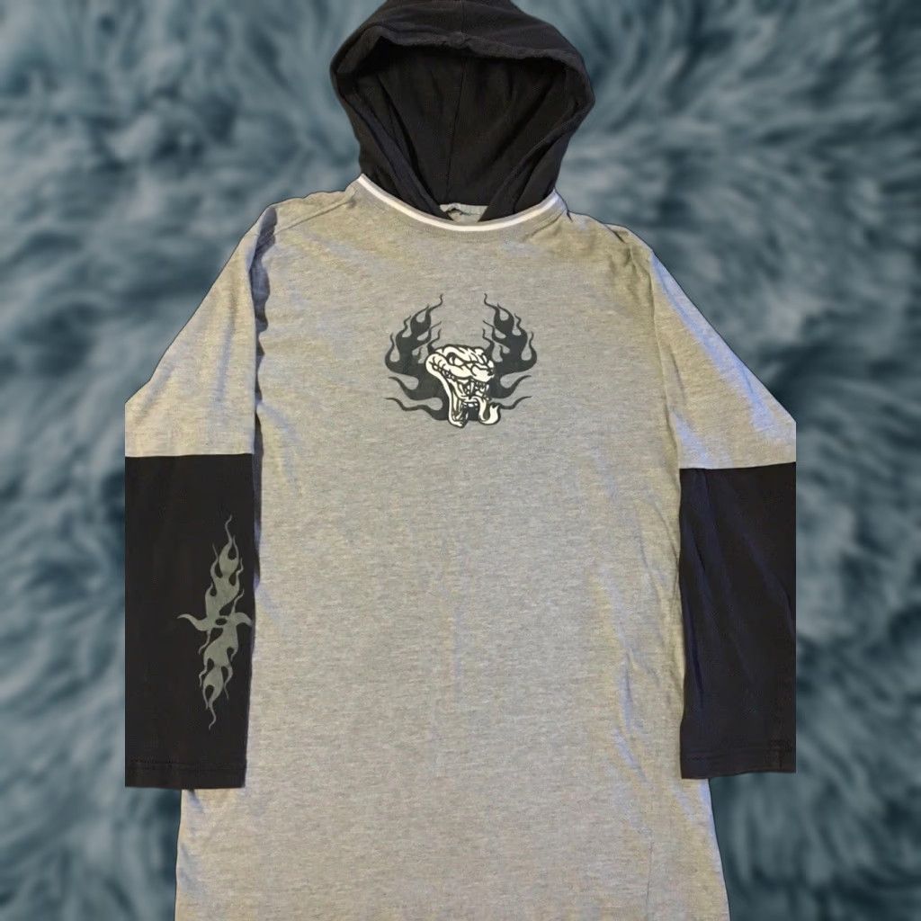 JNCO VINTAGE Snake Flames Hooded Shirt M Gray Long Sleeve T-Shirt Men Size M Grunge Emo 90s Y2K Fire Surf Skate Harley Punk Rock Beach California USA Size US M / EU 48-50 / 2 - 1 Thumbnail