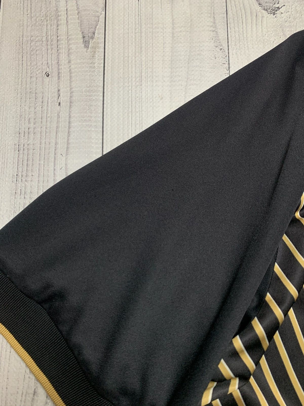 Other Vintage Nike total 90 soccer tee mercurial size S black/gold Size US S / EU 44-46 / 1 - 4 Thumbnail
