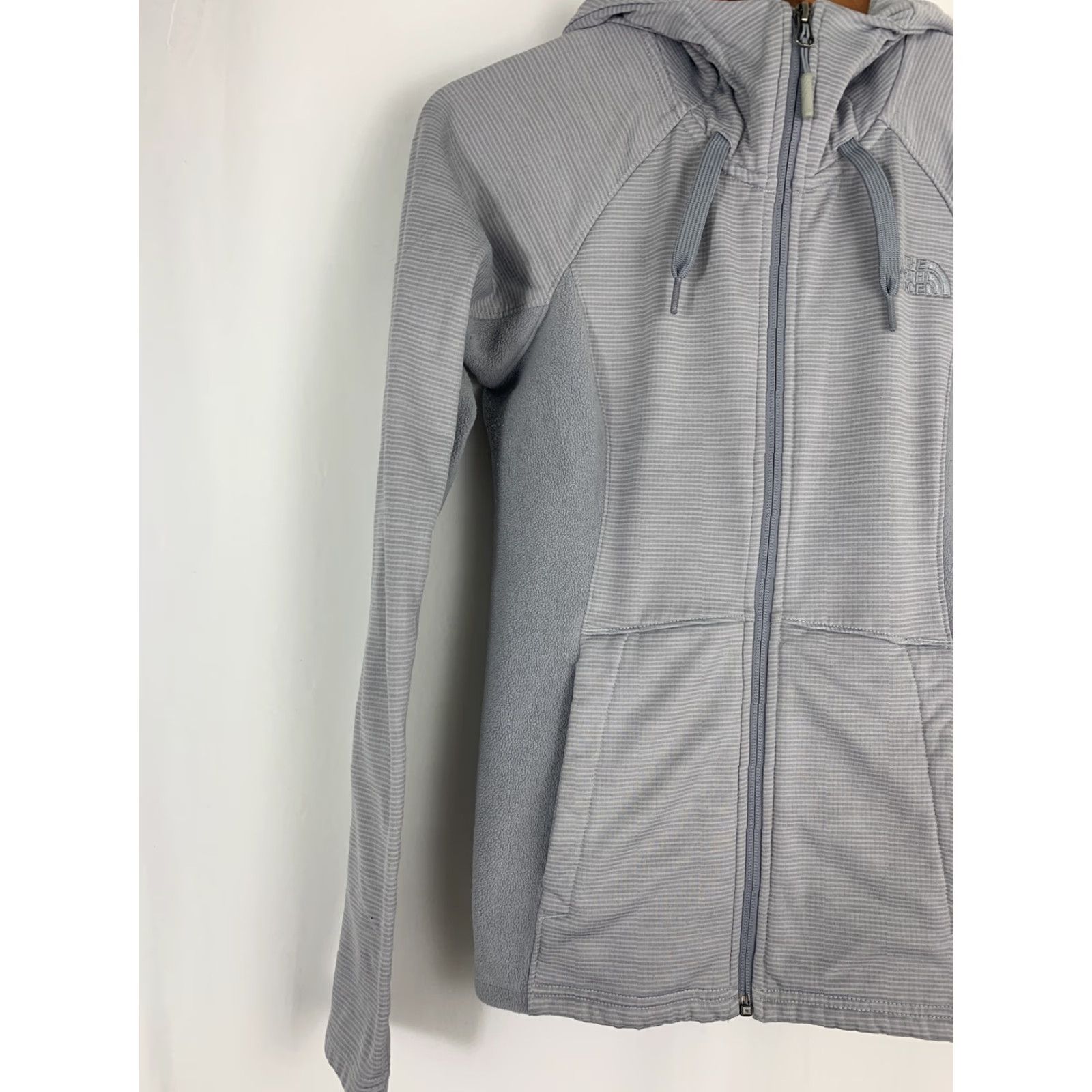 The North Face The North Face Hoodie Womens Small Gray Striped Full Zip Hooded Lightweight Pockets Activewear 100% Polyester** Size S / US 4 / IT 40 - 2 Thumbnail
