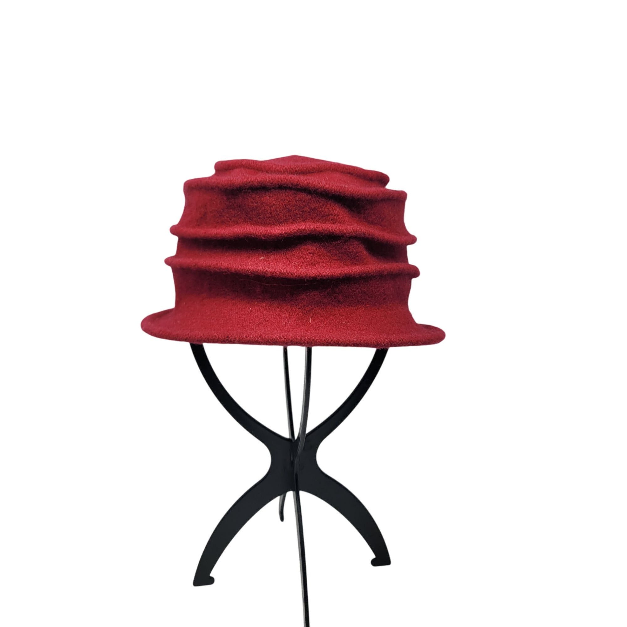 Vintage Vtg Red Wool Cloche Hat Floral Accent Sz 57cm Flapper Bob Ru Size ONE SIZE - 2 Thumbnail