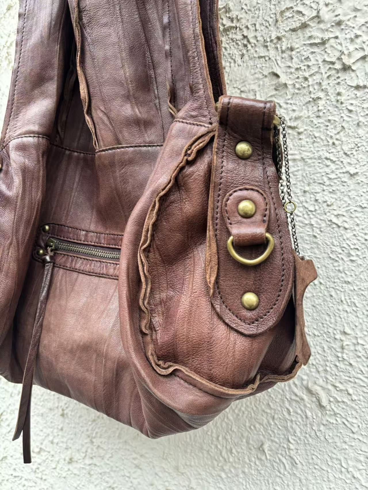 Japanese Brand g.o.a japanese brand brown leather shoulder bag Size ONE SIZE - 5 Thumbnail