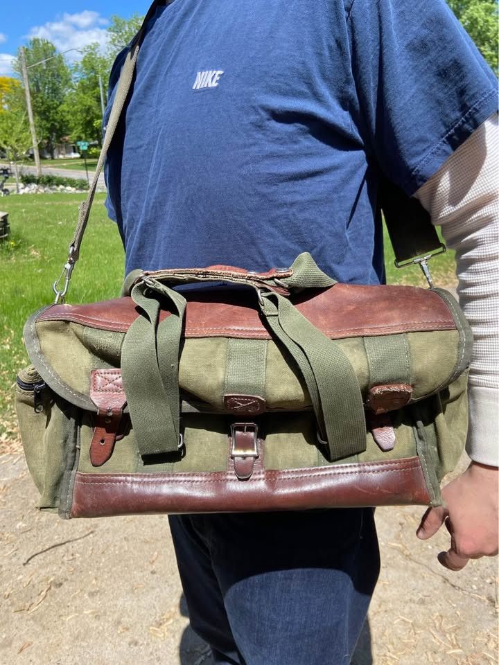 Orvis Vintage Orvis Leather/Canvas Messenger Bag Size ONE SIZE - 1 Thumbnail