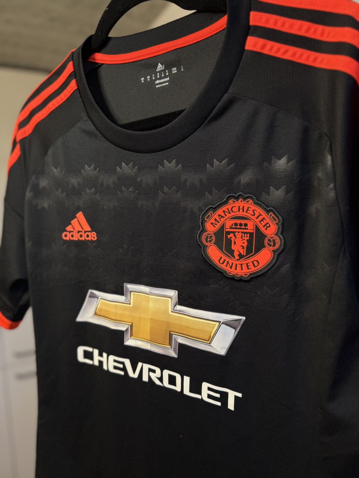 Adidas Manchester United 2015 2016 Third Soccer Football Jersey Size US M / EU 48-50 / 2 - 4 Thumbnail