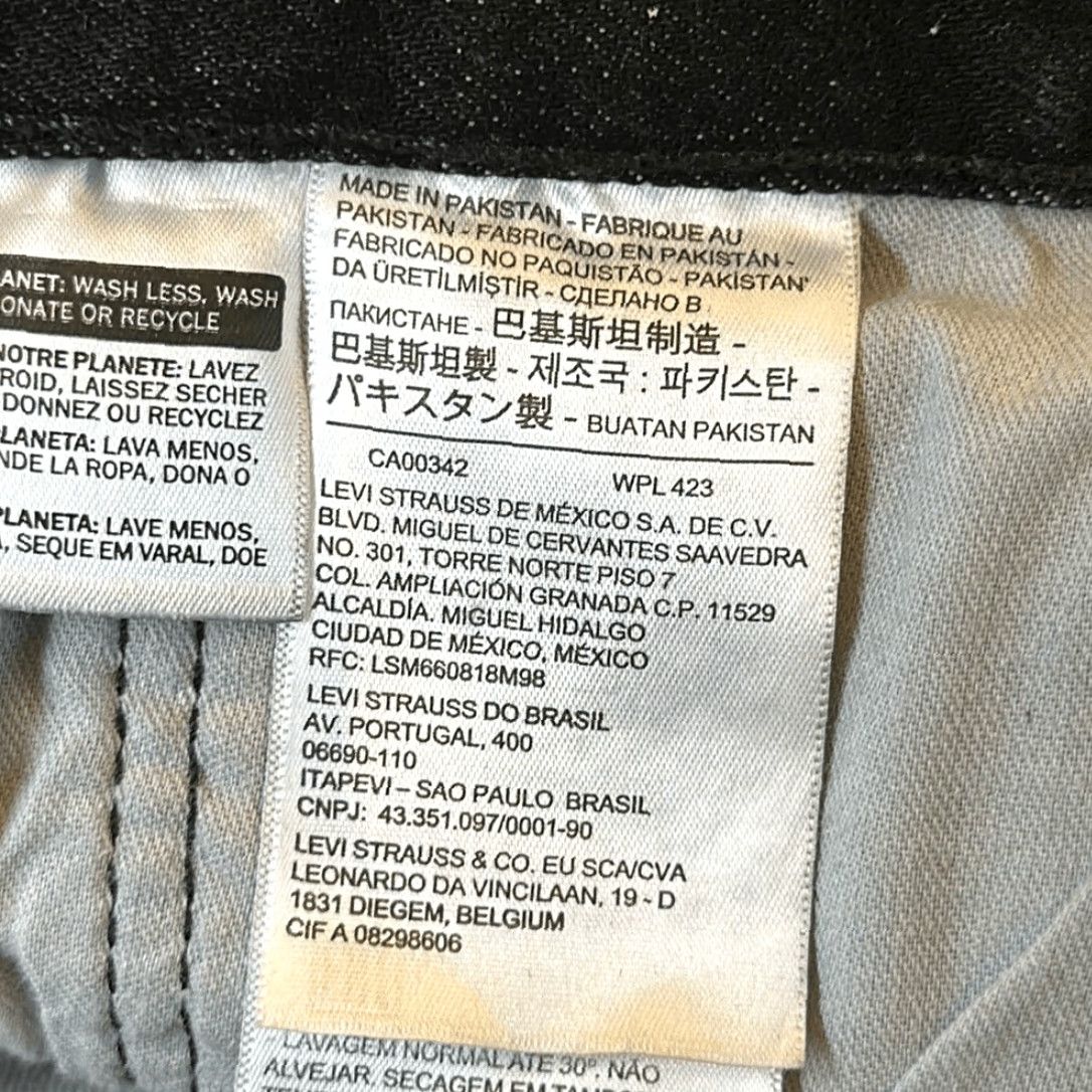Levi's Levi’s 569 Loose Straight Distressed Black Jean Shorts Jorts Mens Jeans 38 Short Black Men Size 38 Distressed Blueprint? Size US 38 / EU 54 - 7 Thumbnail