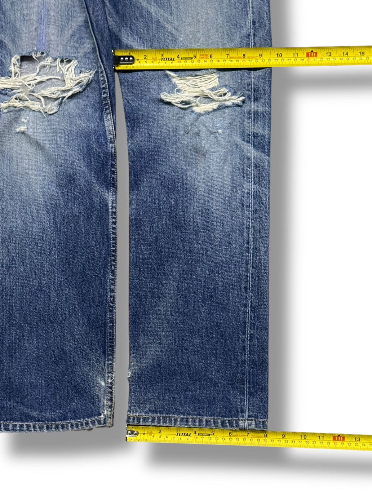 Levi's Vintage 90s Levi’s 501 Made in USA Distressed Denim Jeans 31 Size US 31 - 18 Thumbnail