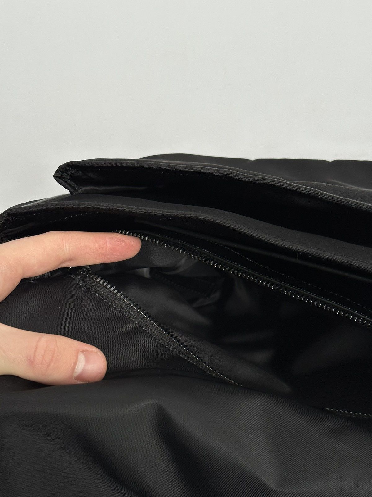 Saint Laurent Paris Saint Laurent Crossbody Bag Size ONE SIZE - 12 Thumbnail