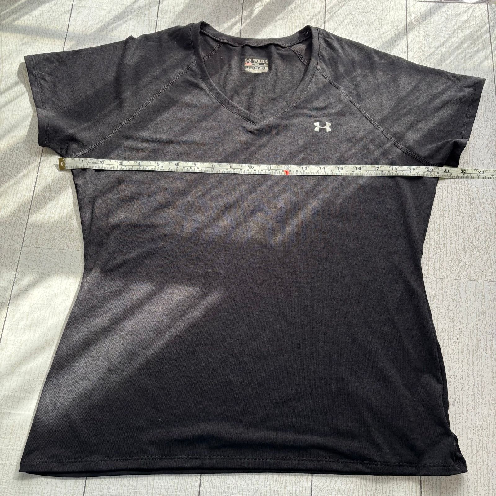 Under Armour Under Armour Tech HeatGear Black V-Neck T-Shirt Large NWT Size L / US 10 / IT 46 - 4 Thumbnail