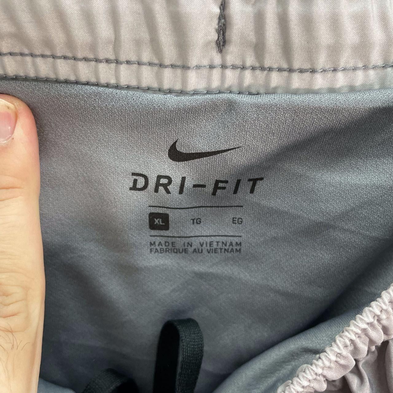 Nike Nike Gradient Gym Shorts Size US 34 / EU 50 - 2 Thumbnail